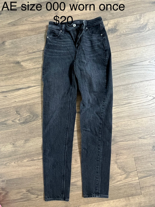 137 American Eagle Black jeans size 000 LN