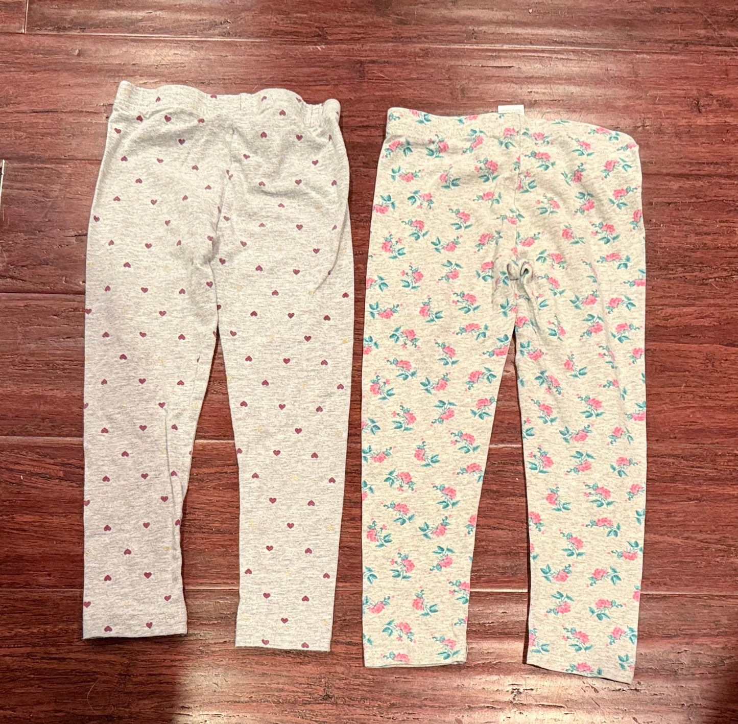#180 Girls 4 Set of 2 Print Carter's Leggings - Hearts and Roses