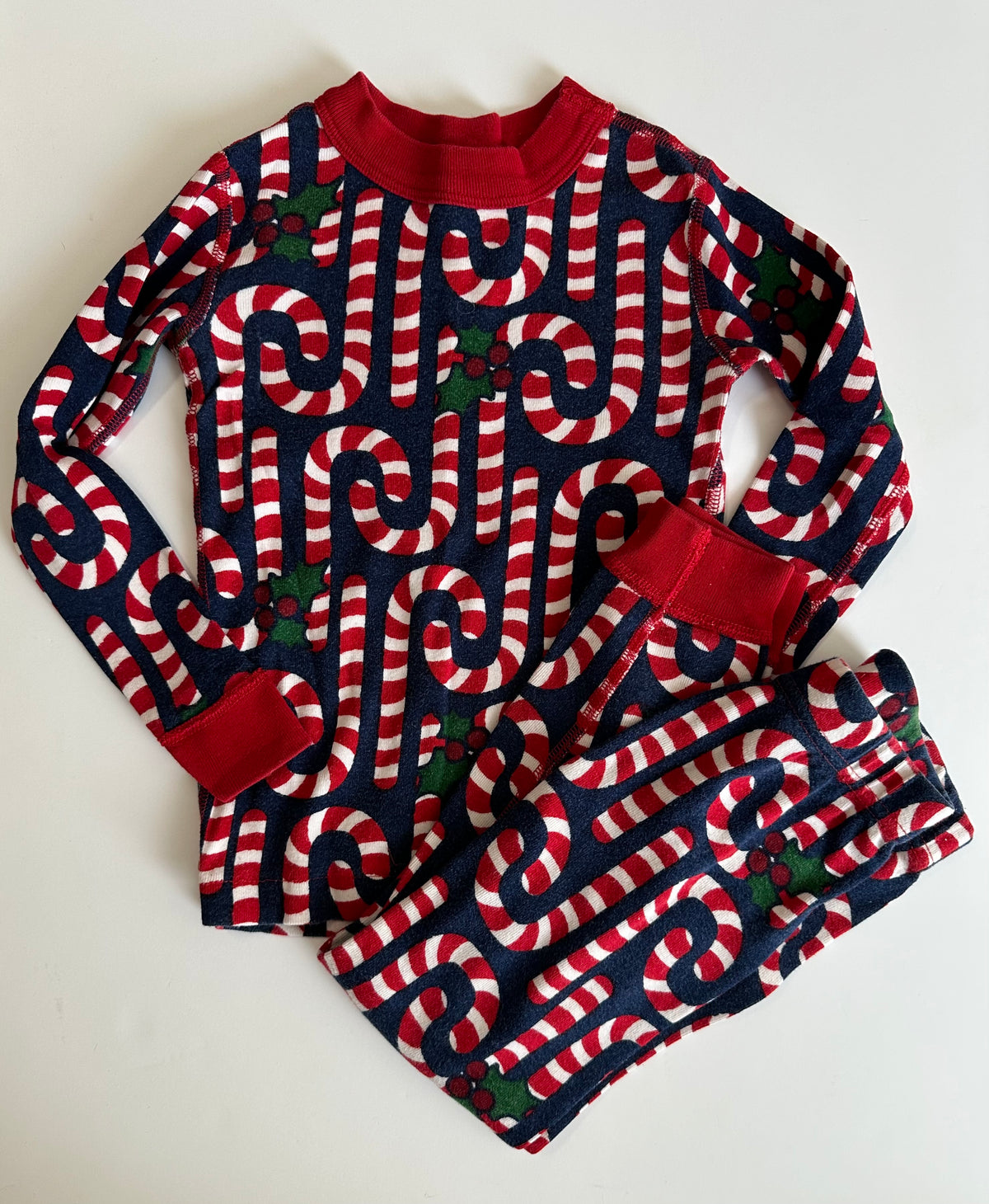 #80 Hanna Andersson size 4 / 100 candy cane pajamas
