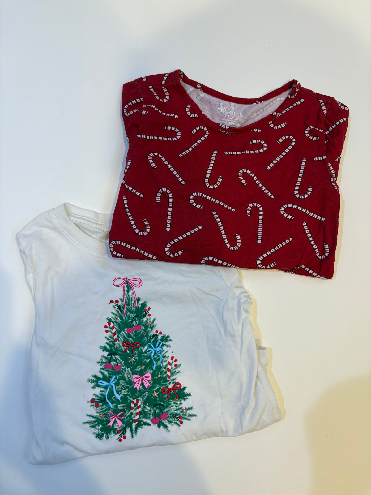 Seller 186 - Girls Holiday Shirt Bundle ( 2 shirts) - Size 5- VGUC