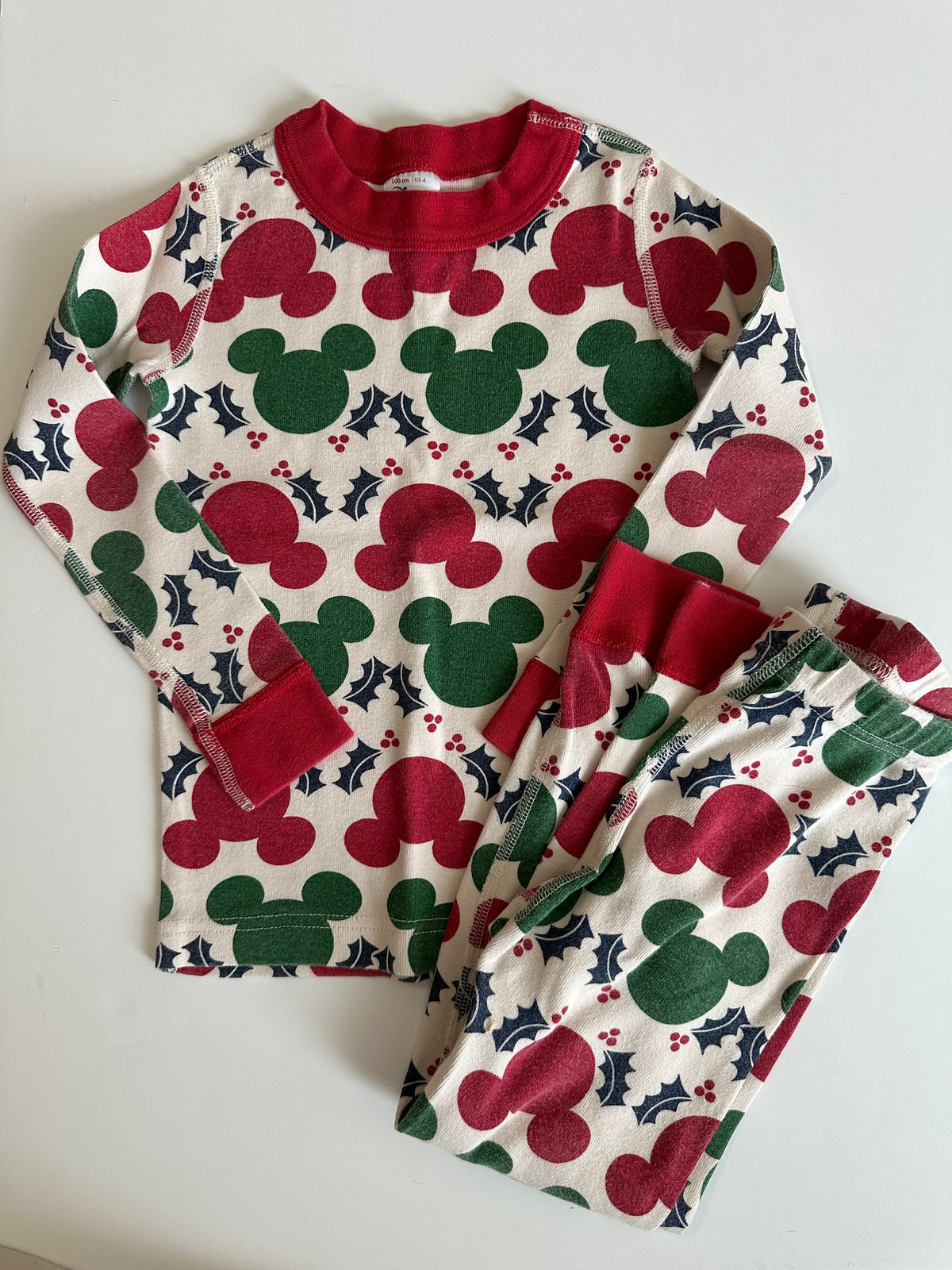 #80 Hanna Andersson size 4 / 100 Mickey Mouse Christmas pajamas