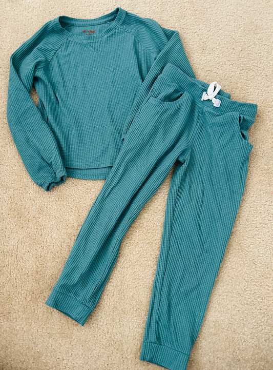 #15 C&J 6-8 Waffle-Knit Set