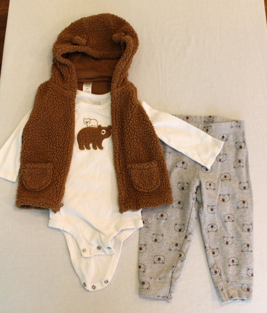 #168 18m Gender Neutral Carter's outfit set