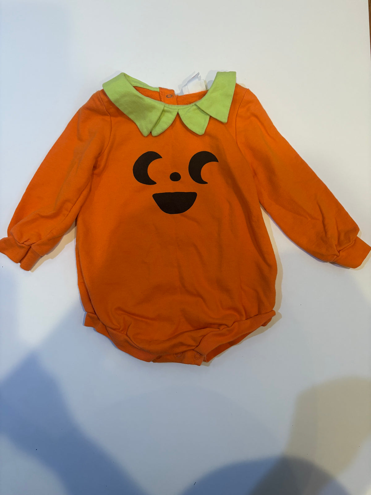 Seller 186 - Cat & Jack Pumpkin Onesie - 18 Months - VGUC