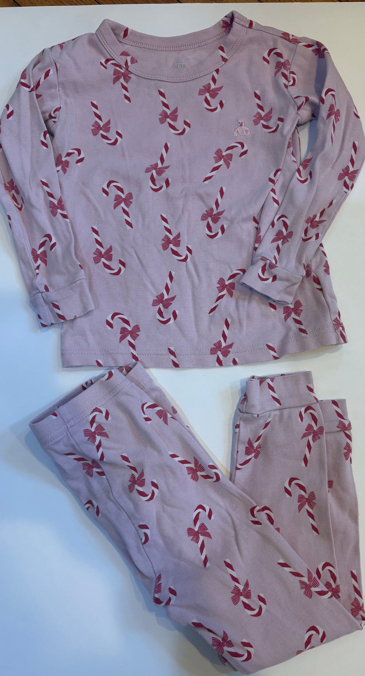 Seller 186 - Baby Gap Candy Cane PJs - 4T - GUC