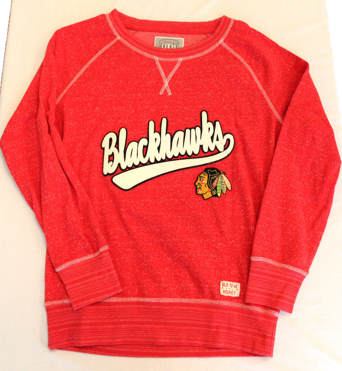 #168 Women' s Large Chicago Blackhawks sweatshirt