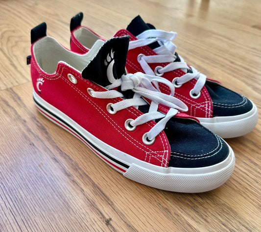 #198- Women’s/ Teens UC Bearcats Sneakers- Size 5
