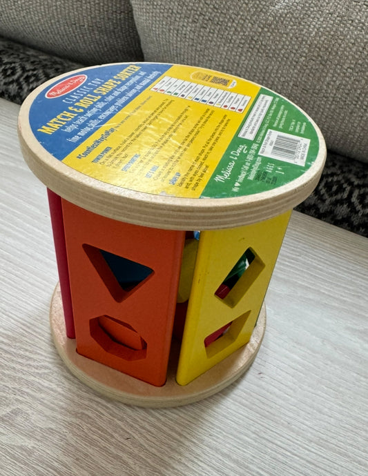 #166 Melissa and Doug shape sorter *1 green piece missing*