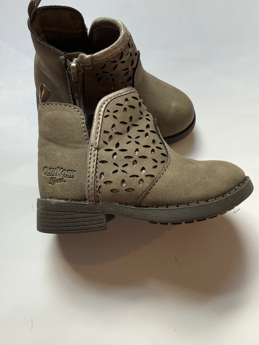 #170 OshKosh Taupe ankle boots girls 5c