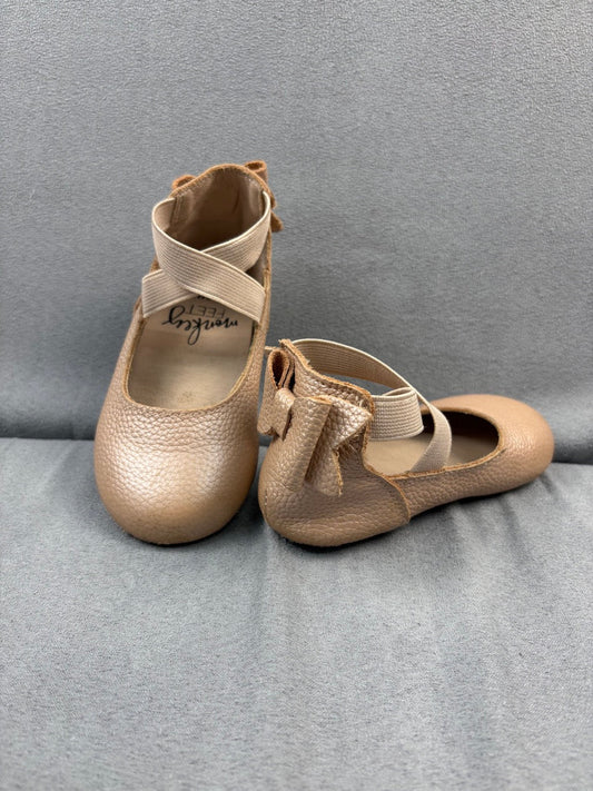 #39 Size 18-24mo (~size5) Girls Monkey Feet rose gold leather ballet flats
