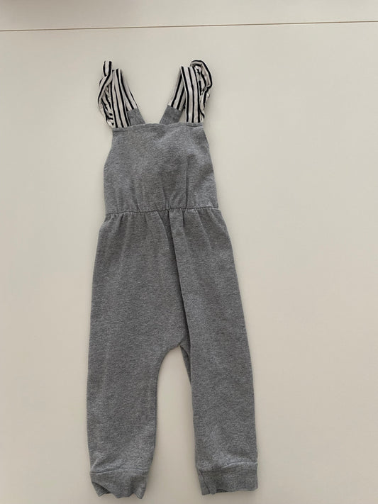 #117, Boutique gray romper, Girls Size 90 (fits like 12M), GUC
