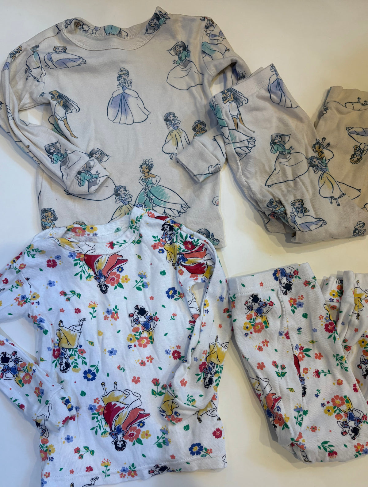 Seller 186 - Gap Girls Princess PJs ( Set of 2) - 2T - VGUC