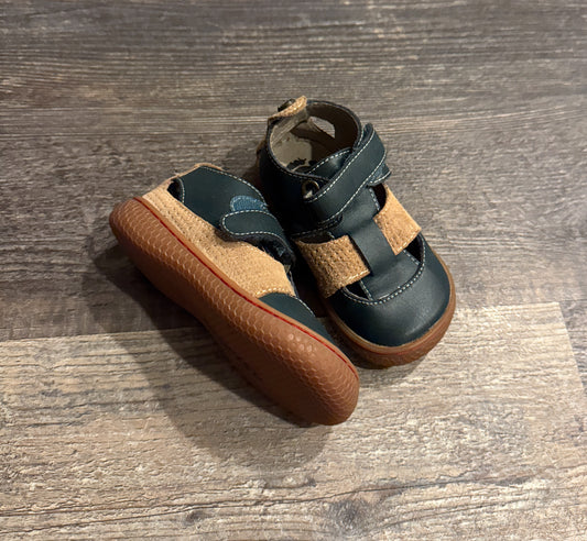 #74- Livie and Lucas size 6c
