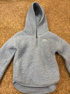 #47 girls 5/6 Abercrombie and Fitch thick fleece jacket