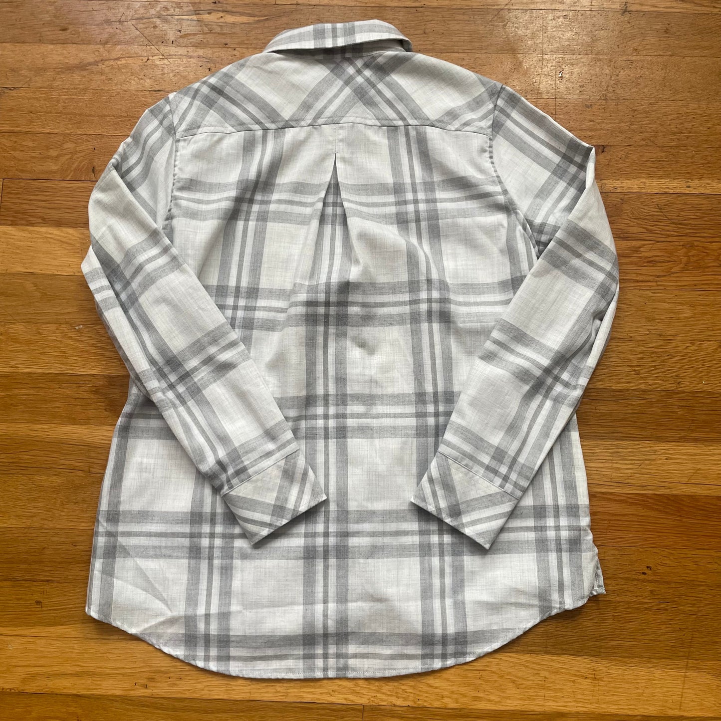 #116 Vineyard Vines Ice Plaid Flannel Button Down Grey 8