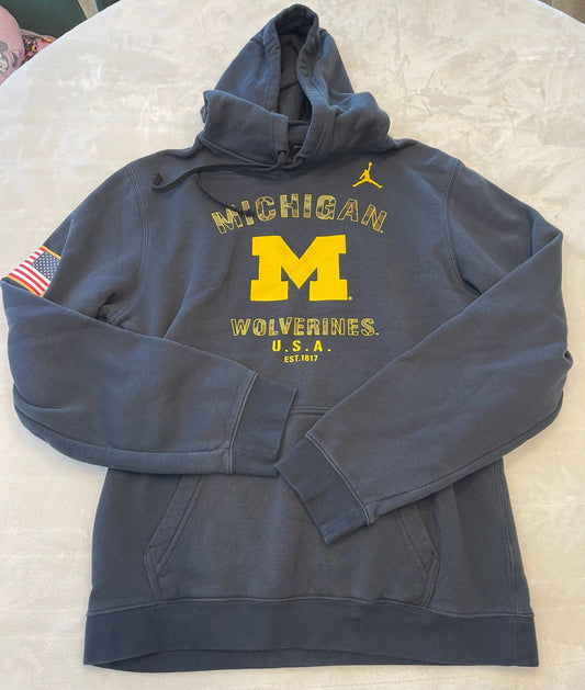 #212 Mens Nike hoodie size Medium vguc