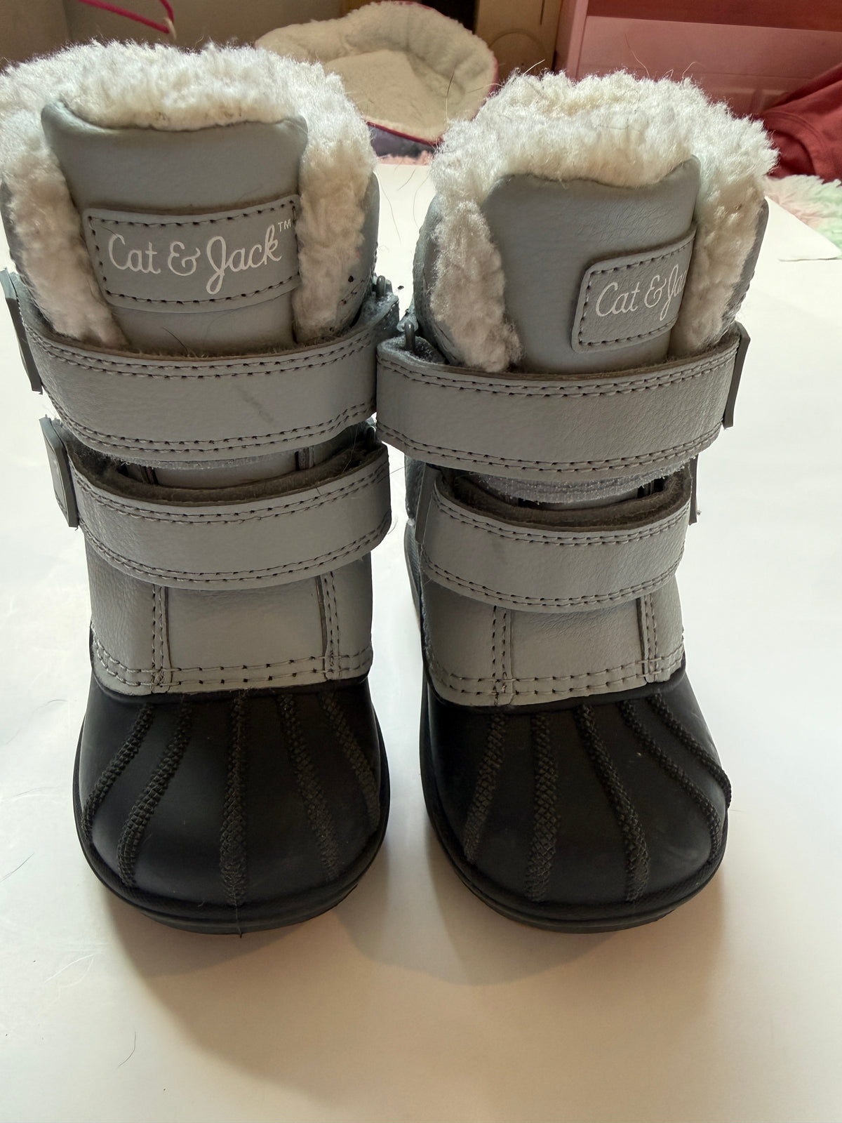 #170 Cat and Jack Sherpa lined snow boots gender neutral size 5c