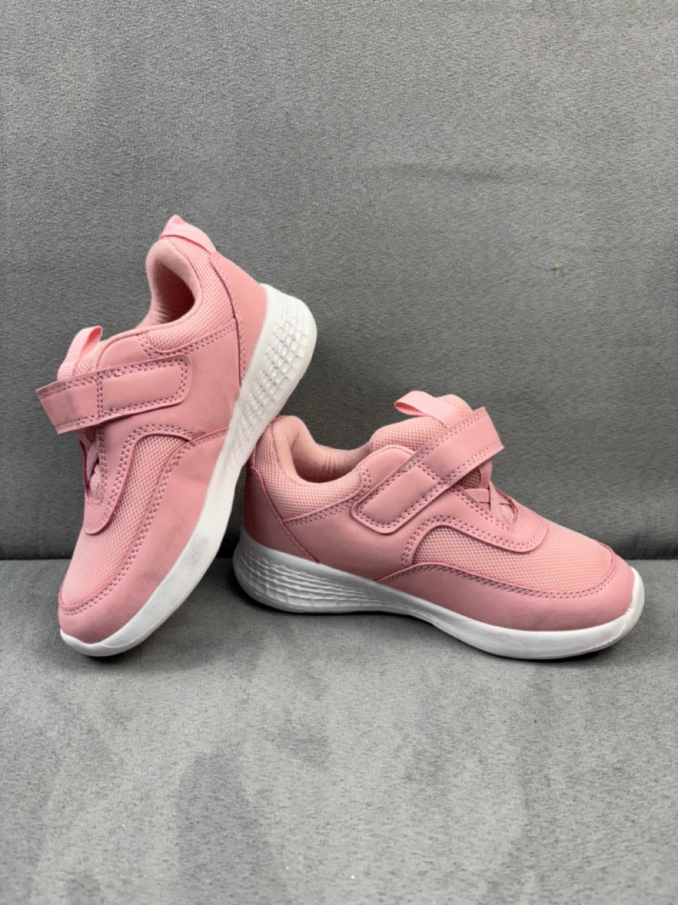 #39 size 11 Girls Cat&Jack pink sneakers, barely worn