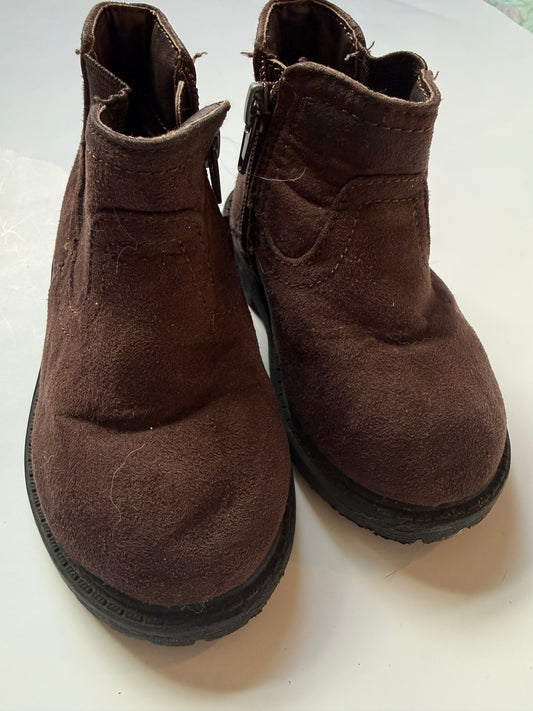 #170 Carters brown suede zip up boots girls size 6c