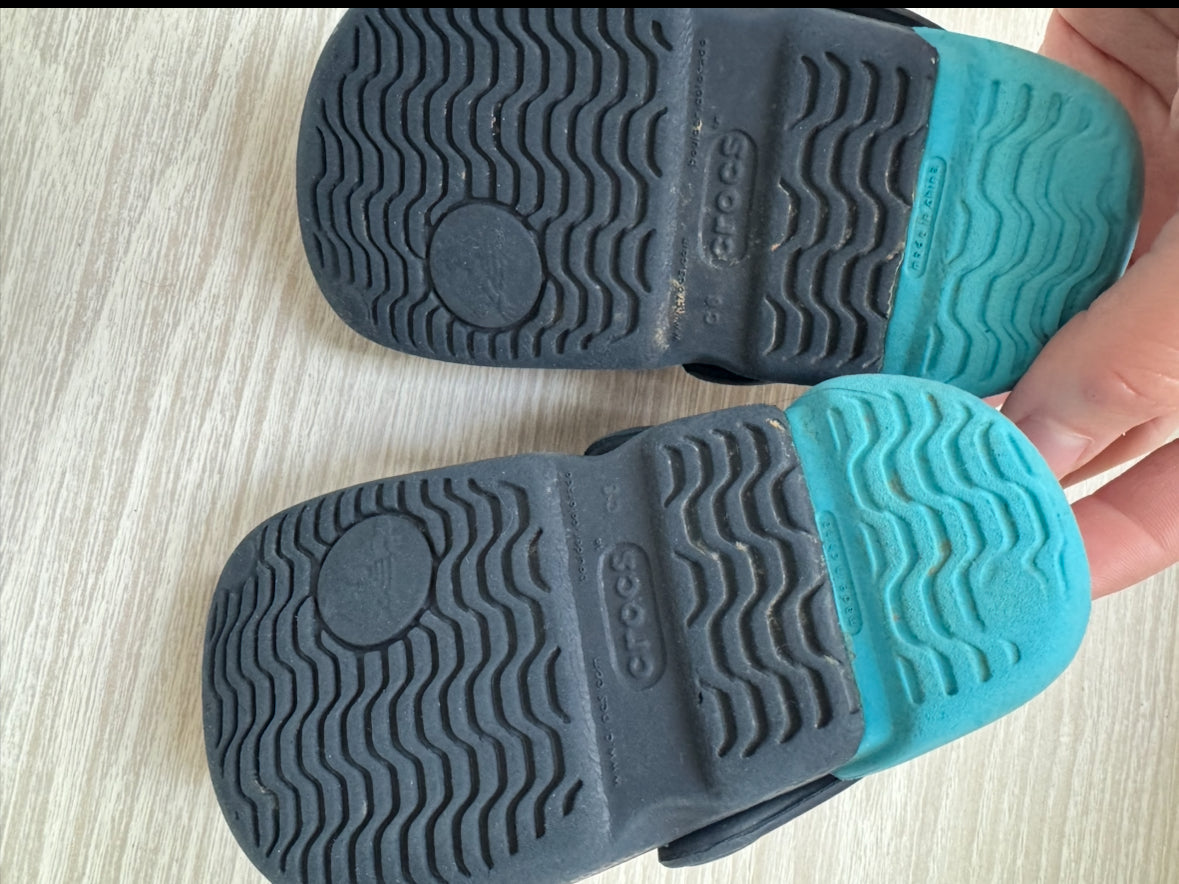 #207 6c blue crocs *see description