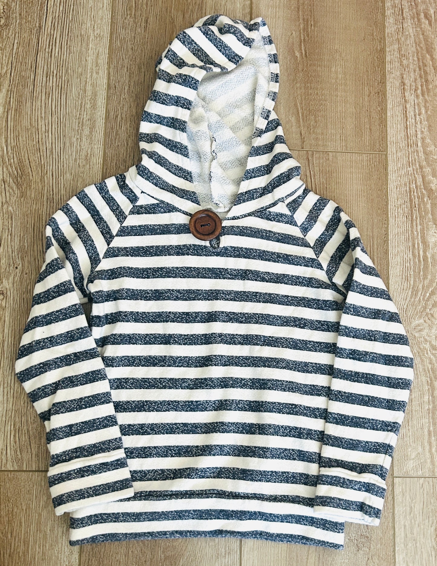 #15 Small Shop (fits 4-5t) no tag White/Heathered Navy Light Hoodie