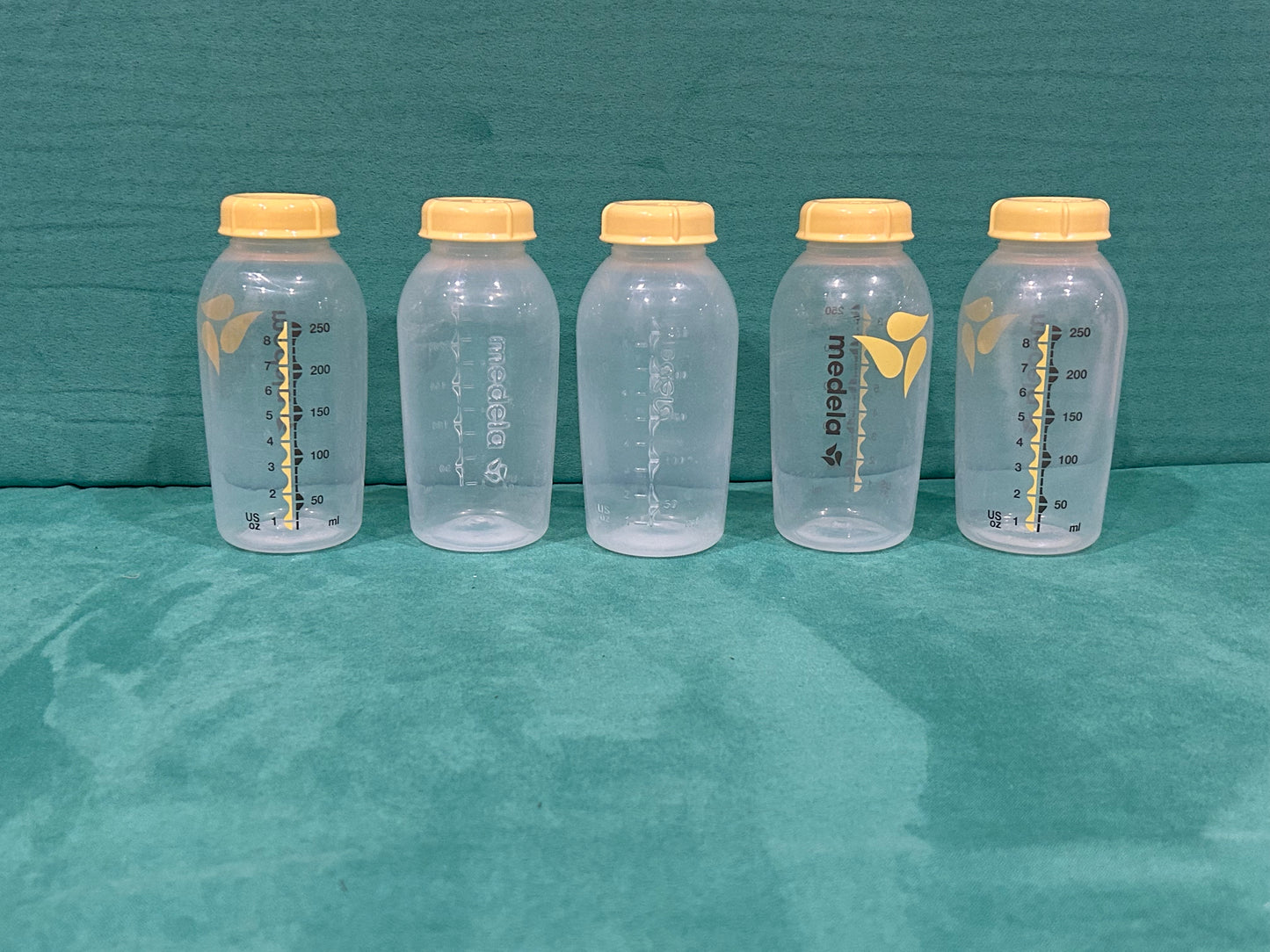Seller 128 - Medela 8 oz Collection Bottles