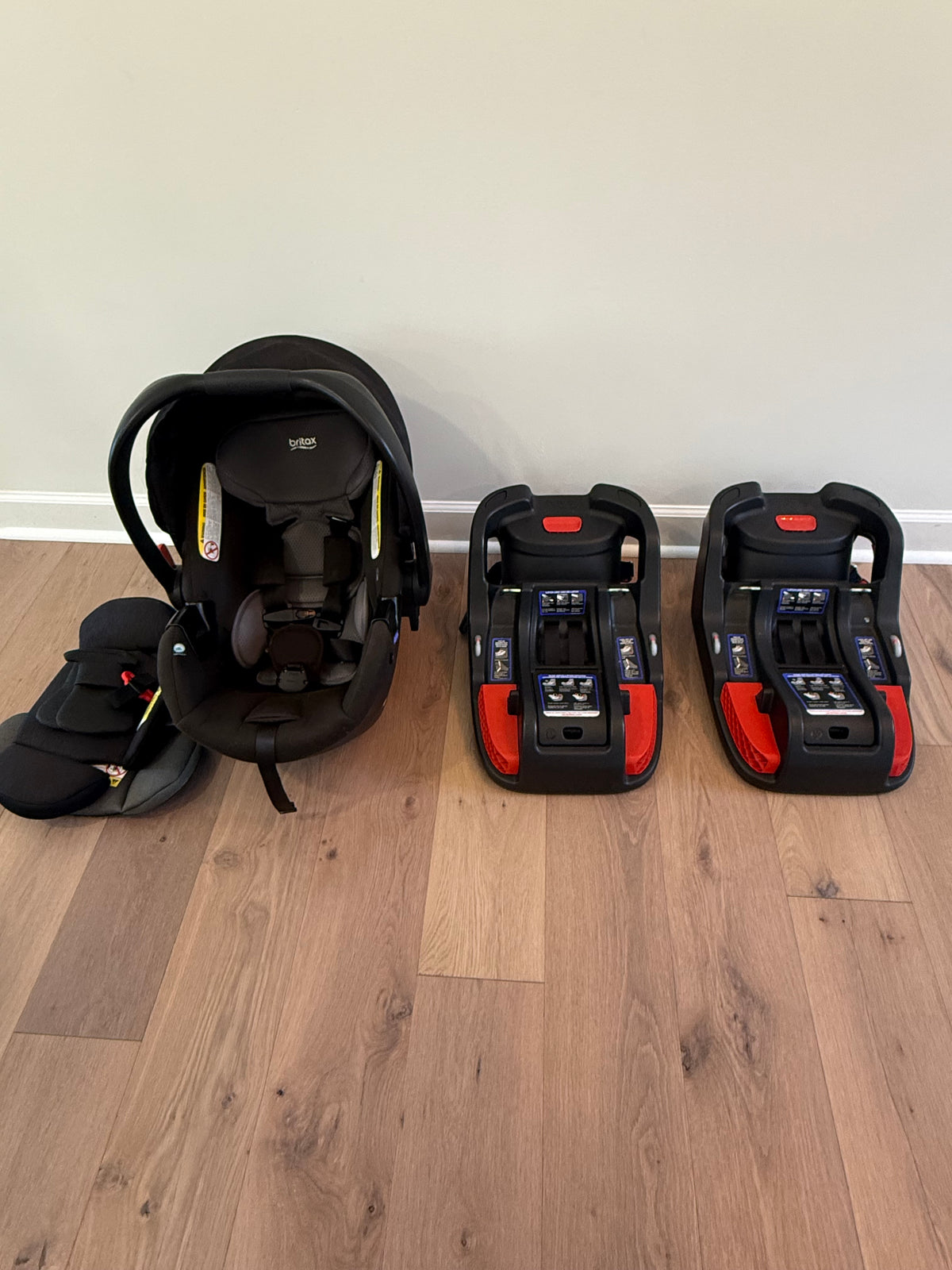 #21 • Britax Carseat & Bases
