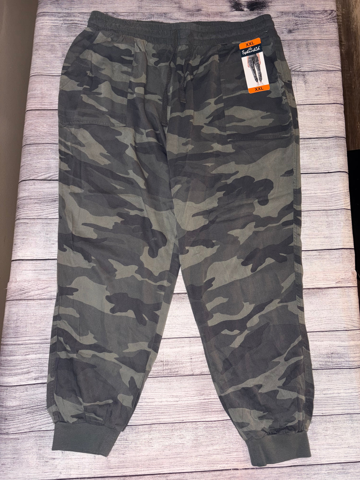 Seller 124 NEW Splendid Women’s XXL Camo Joggers