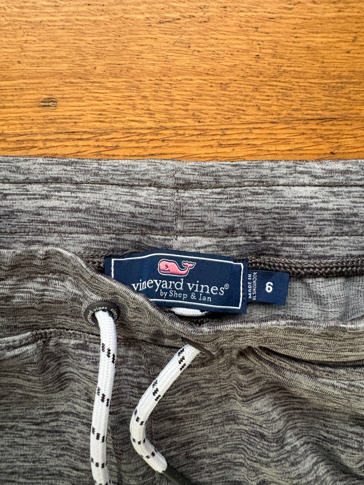 #116 Vineyard Vines grey joggers boys 6
