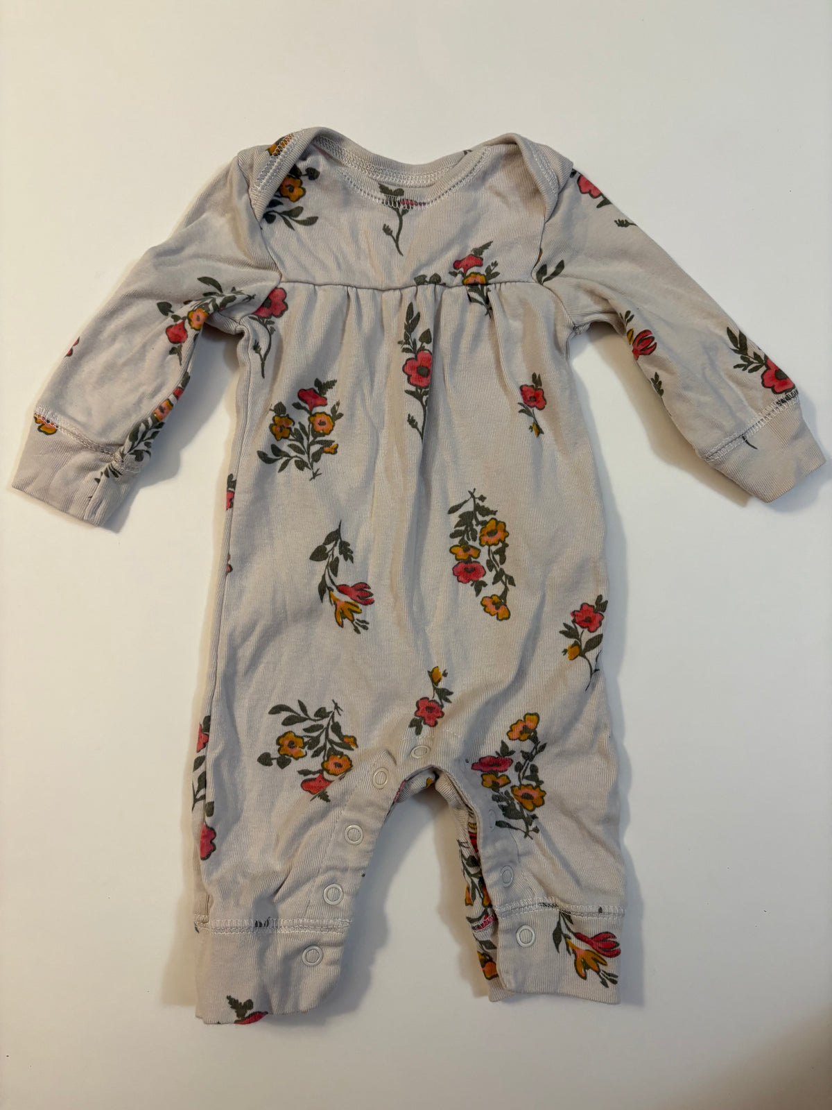 Seller 186 - Carter’s Girls Long Sleeve Romper  3 Months - VGUC