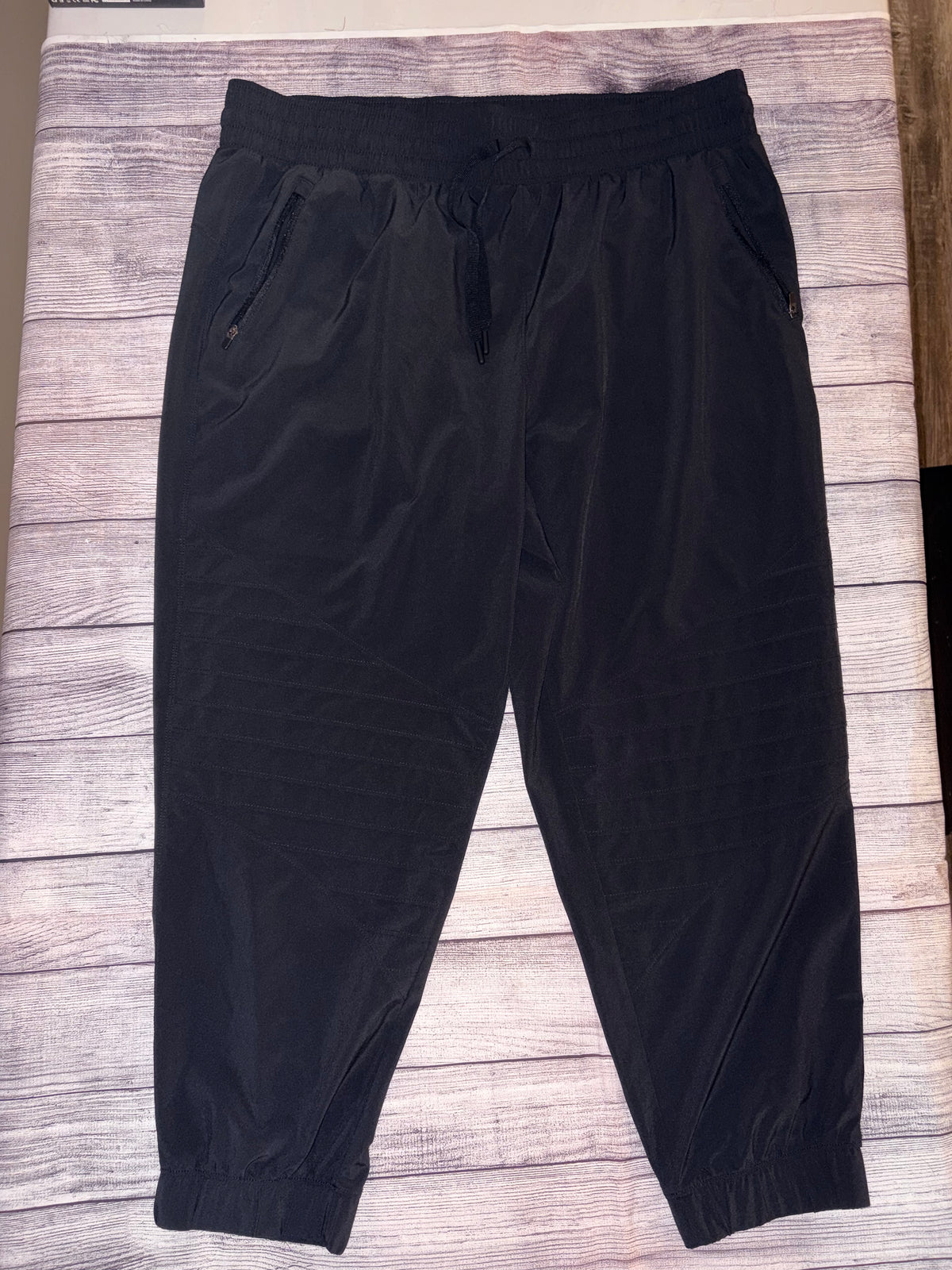 Seller 124 All In Motion Women’s XL Joggers