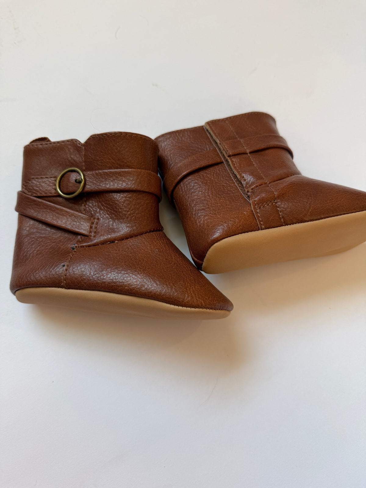 #170 Old Navy Faux leather tall buckled baby boots NWOT girls 6-12 months