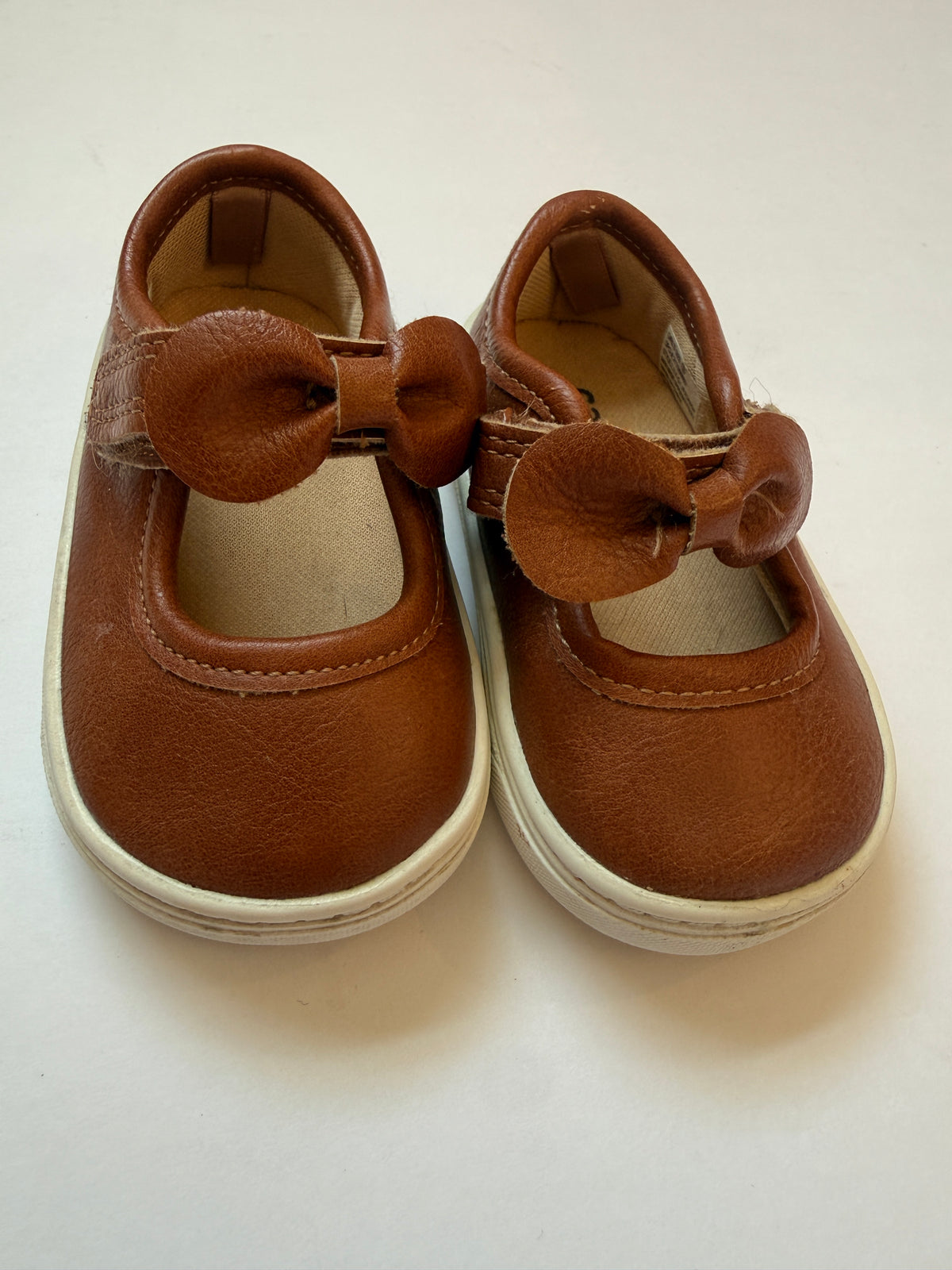#170 Carters tan Mary Jane’s wth bow girls 3c