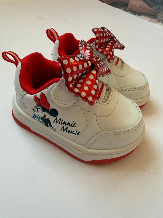 #170 Disney white Minnie Mouse tennis shoes with red shint bows and Minnie on side girls 2C