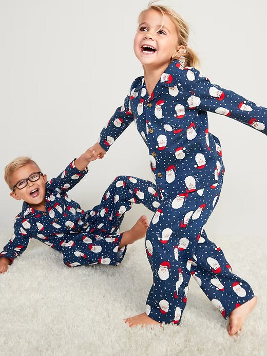 #116 Old Navy 2 piece Christmas Pajamas Boys  5t