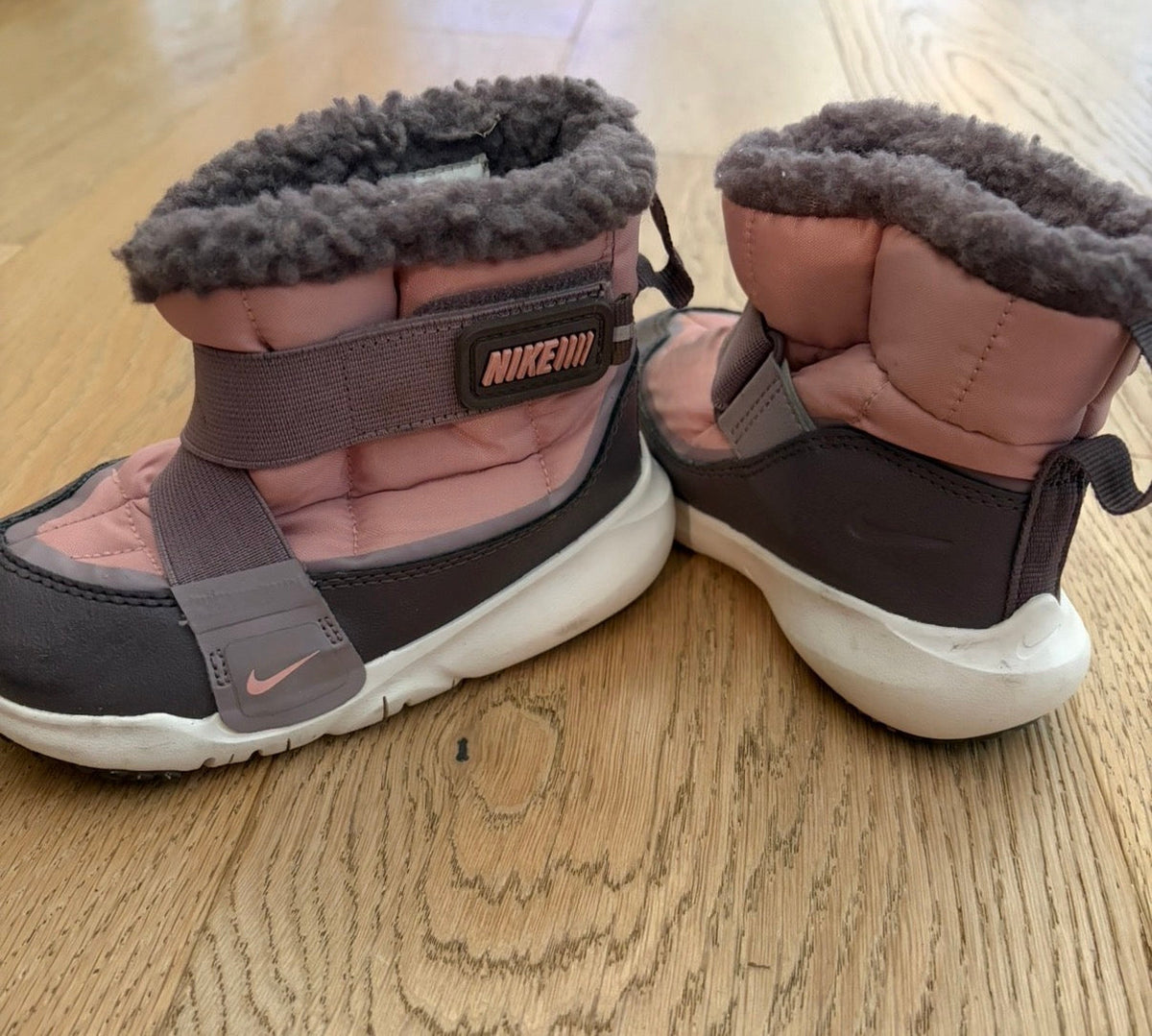 #158 Girls size 9 Nike Winter Boots