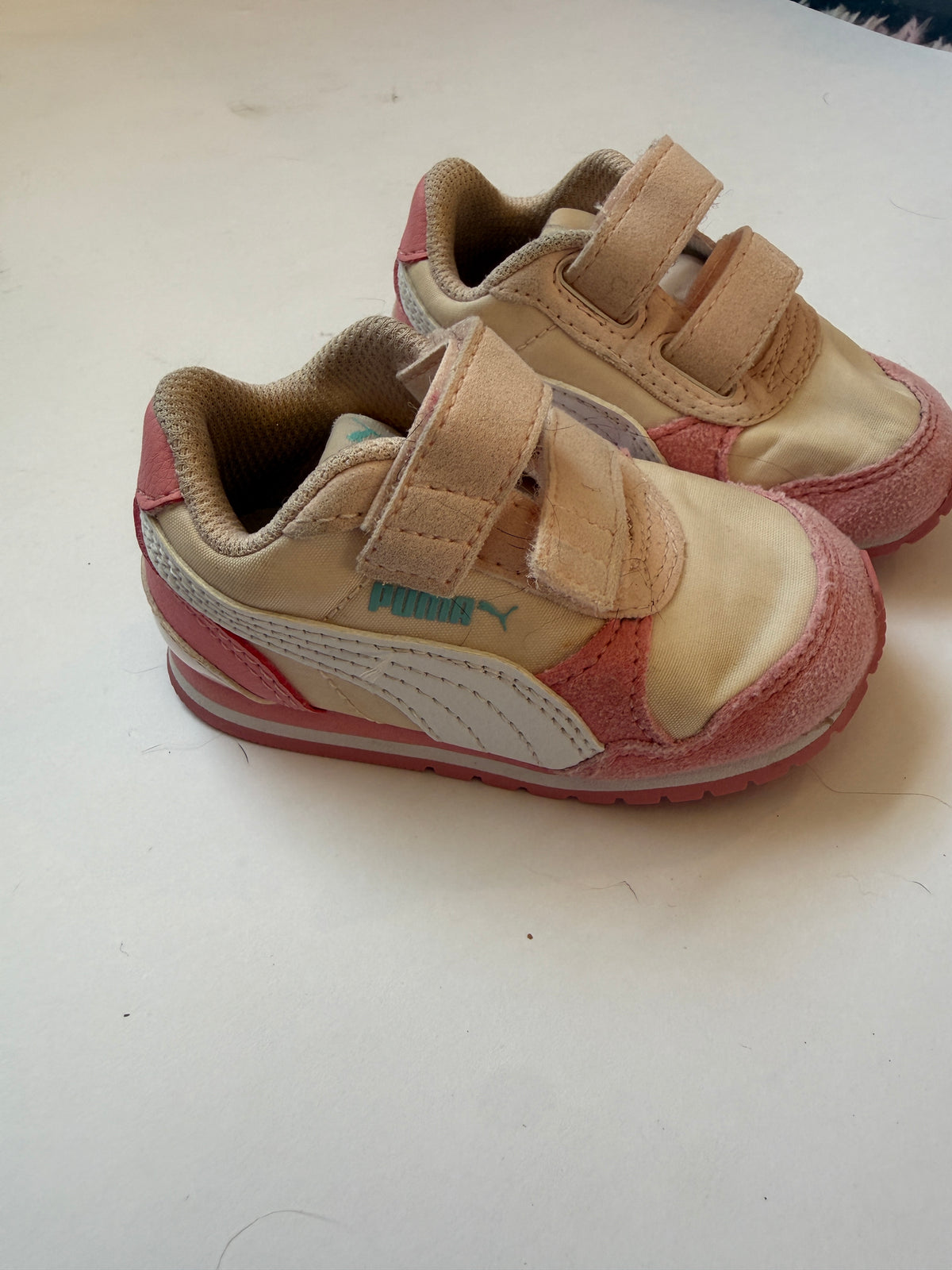 #170 Puma peach and pink tennis shoes girls 5C