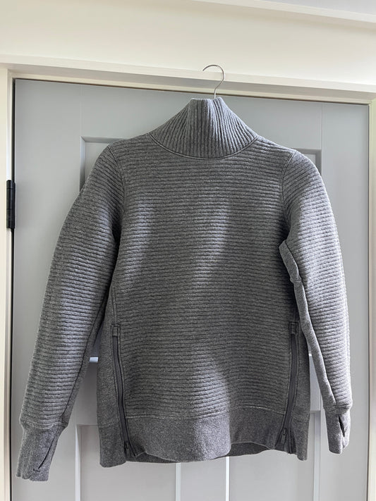 137 women XS grey 1/4 zip