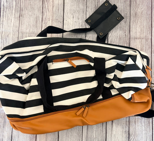 Seller 124 NEW DSW Duffle Bag