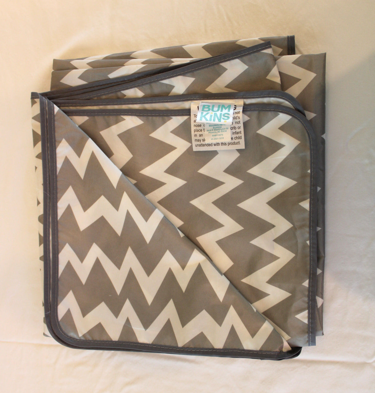#168 Bumkins splat mat