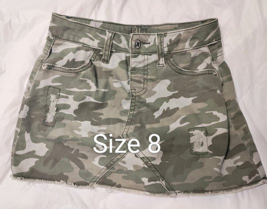 Justice camo skirt girls size 8. EUC * reduced *