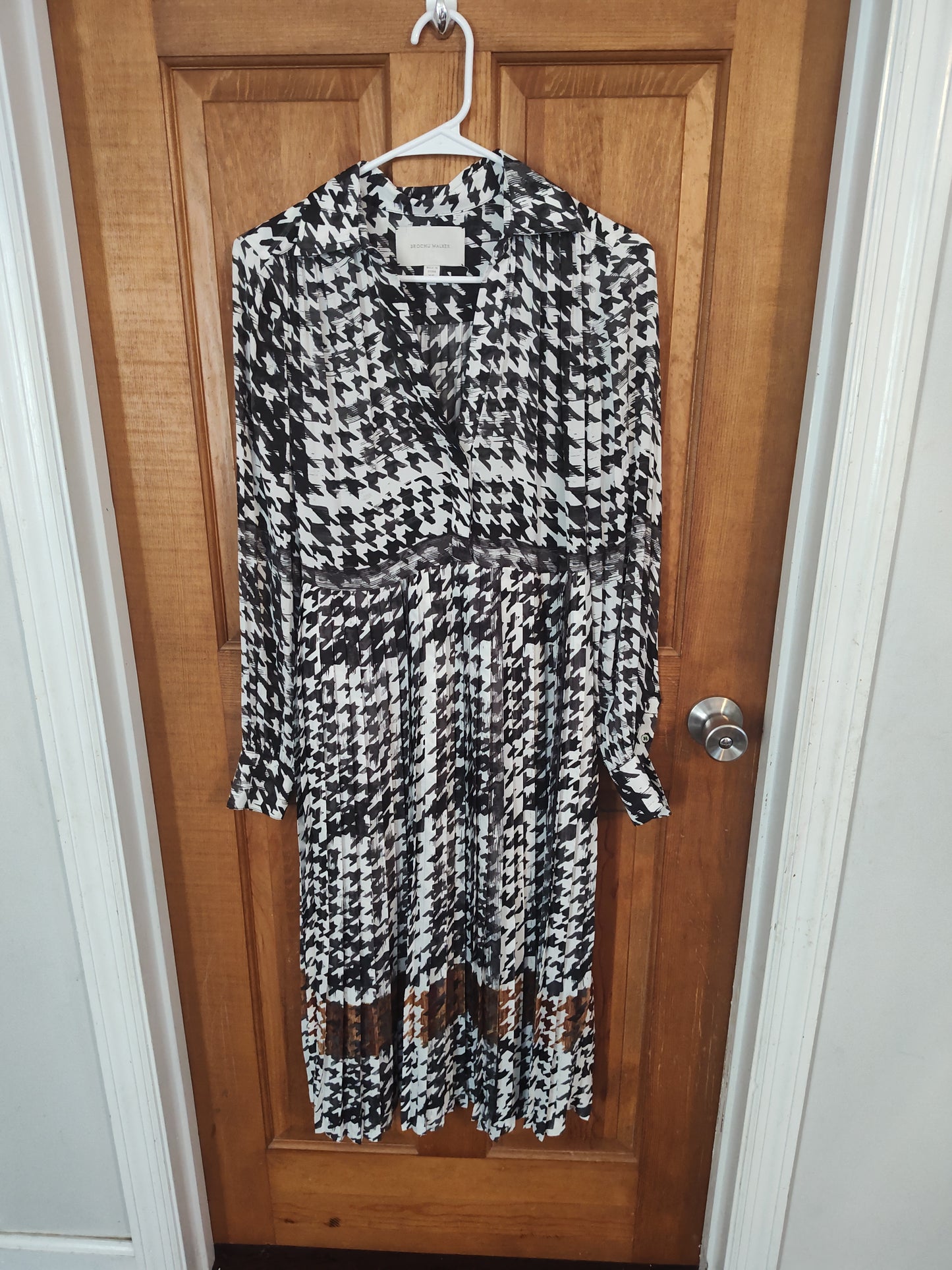 Seller 185:  Brochu Walker Women's Houndstooth Black/White Midi Pleated Dress Size XS Retail $598