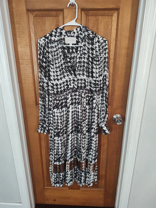 Seller 185:  Brochu Walker Women's Houndstooth Black/White Midi Pleated Dress Size XS Retail $598
