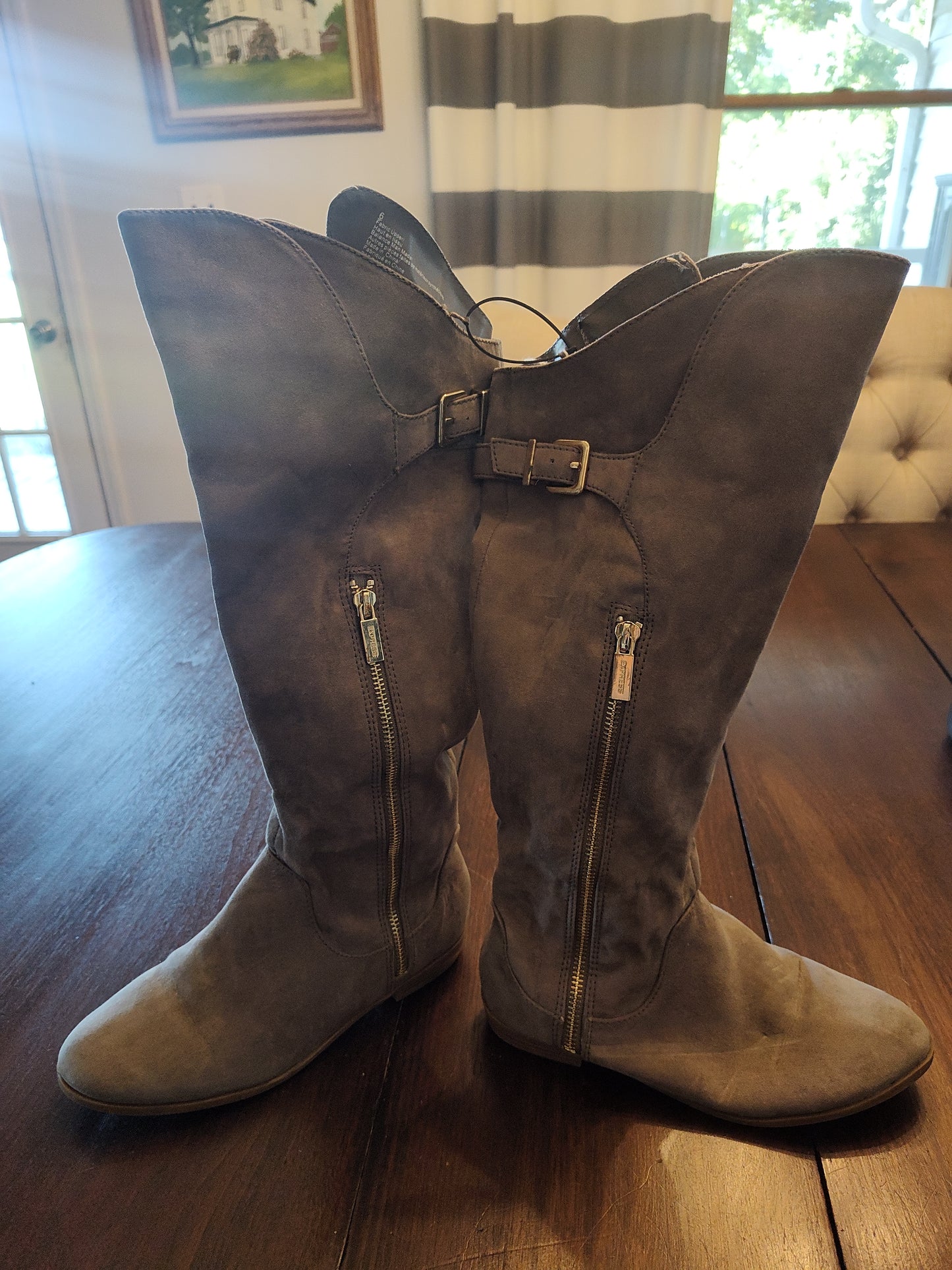 Seller 185:  Express Women's  boots size 6