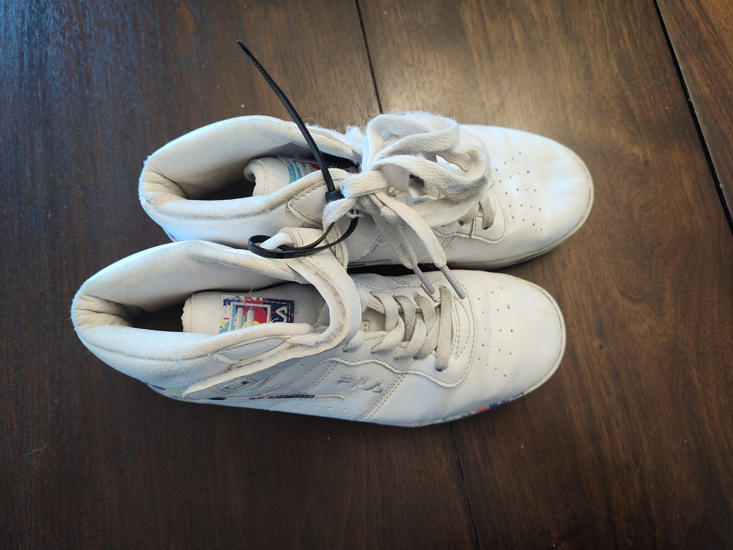 Seller 185:  FILA girl's shoes size 5 youth