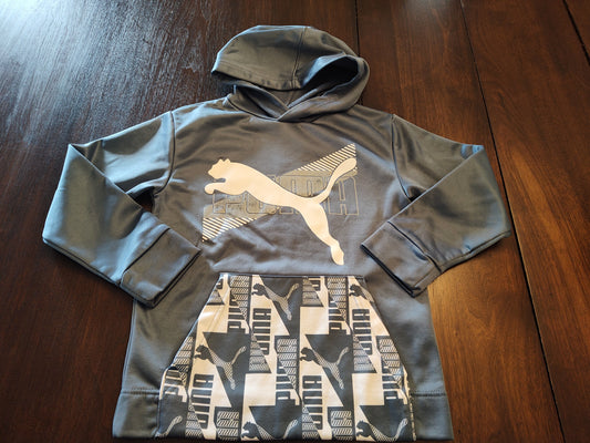Seller 185:  Puma Boys Hoodie Size Small (8)