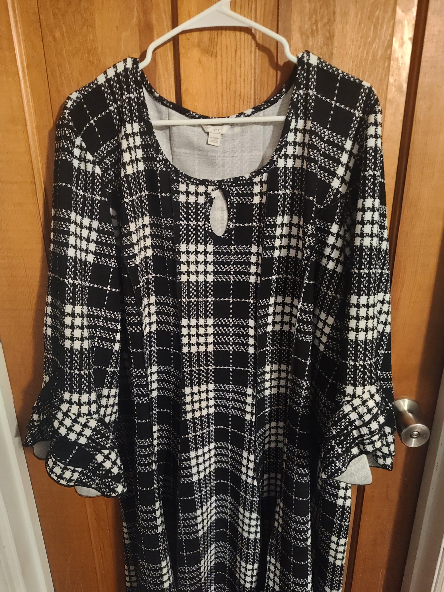 Seller 185: Cato Women's sz 26/28 Houndstooth Dress