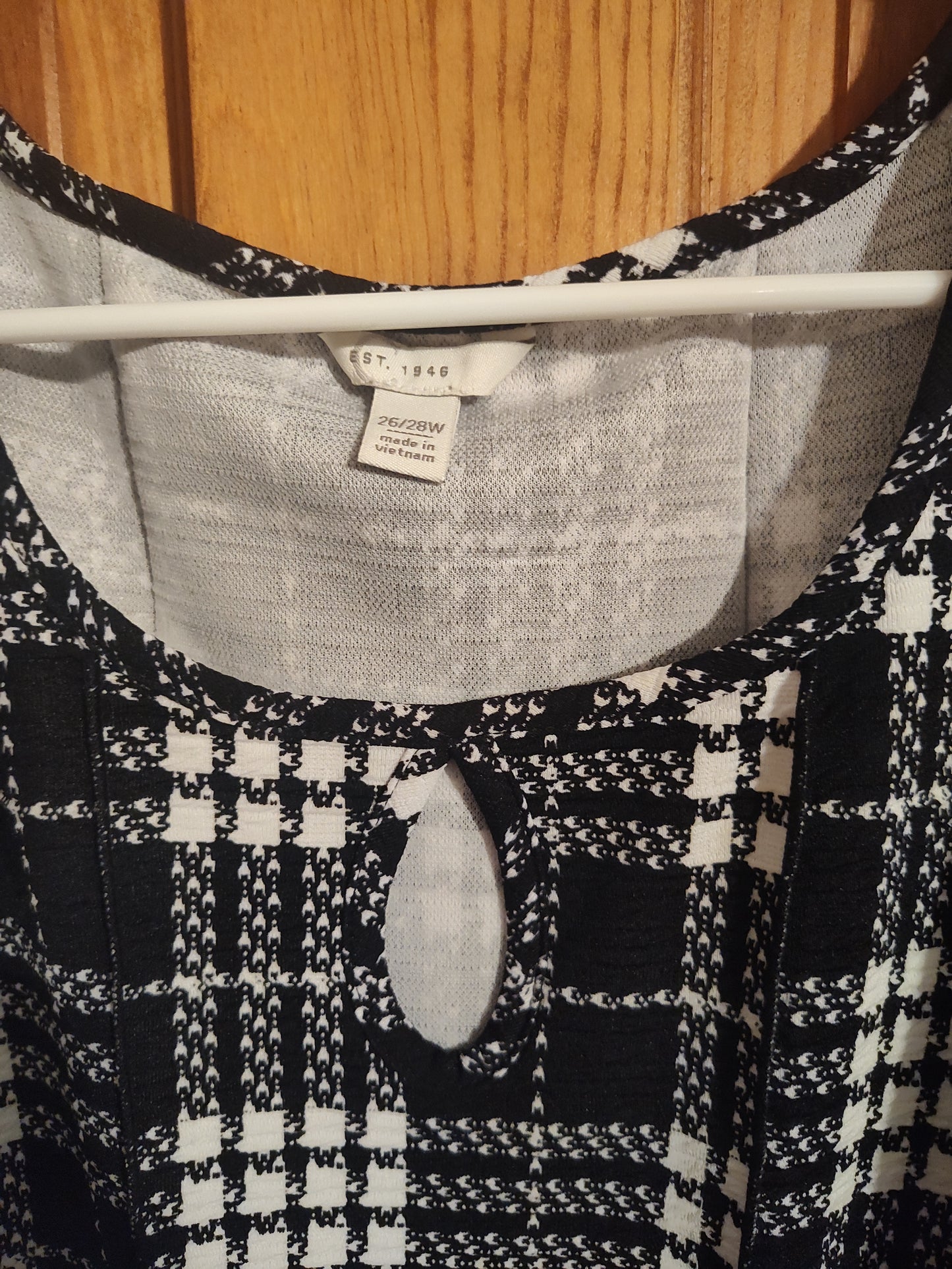 Seller 185: Cato Women's sz 26/28 Houndstooth Dress