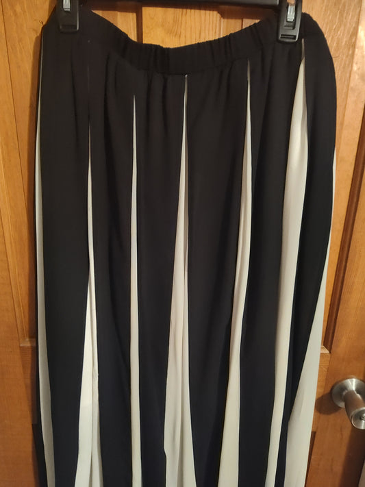 Seller 185:  NY Collection Women's Pleat Skirt 2x