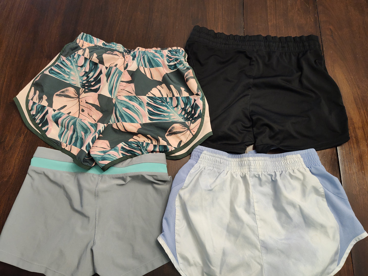Seller 185:  Women's Nike XS athletic shorts x 4